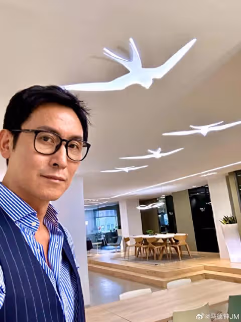 兒子與圈外女友好事近?TVB視帝開腔回應,直言不著急抱孫