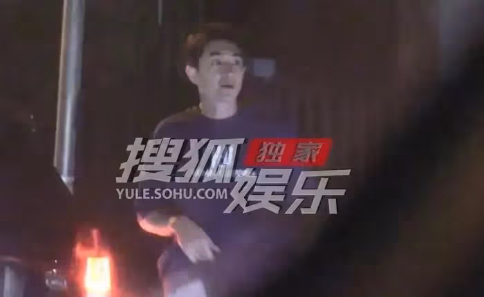 林更新深夜帶美女喝酒聚會！醉酒走路搖晃被攙扶和女方回家