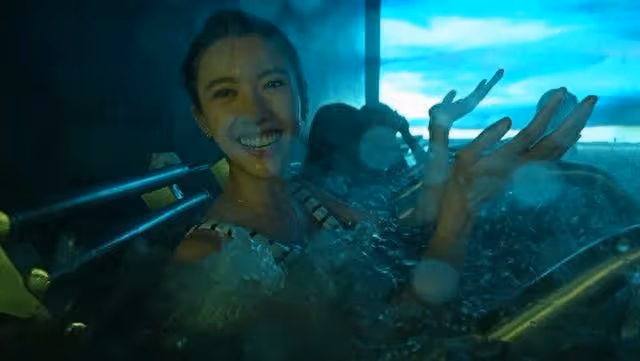 TVB知名女星旅遊節目負評不斷,主持風格太吵,曬豐滿身材引反感