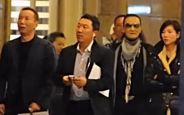這次,可恥的「家暴男」孫東海,將「魔爪」伸向了張柏芝母子
