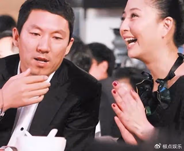 當年,李小冉和男友分手遭威脅,導致鄢頗身中13刀,腳筋被砍斷
