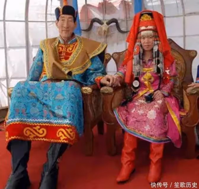 中國第一巨人鮑喜順:57歲不聽醫生忠告執意生子,兒子現在多高?