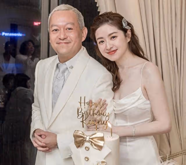香港知名女星狀態凍齡,嫁富豪連生仨女,傳想生四胎穩固豪門地位