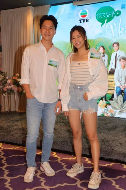 女友被爆離過婚！TVB男星現身承認戀情！直言不介意：她之前的事