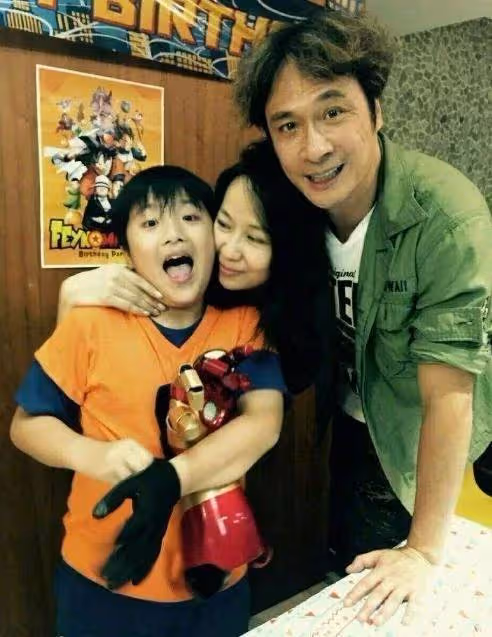 影帝對她一見鍾情!結婚21年「從未做過家務」 坐擁1.2億豪宅「掌握9成財產」近況仍似少女般