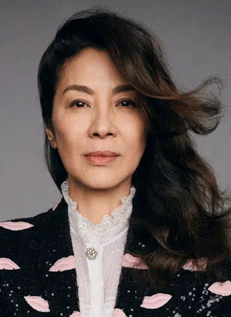 楊紫瓊真的老了!58歲「無濾鏡拍攝」最真實狀態曝光卻令人心動:掩飾不住的優雅