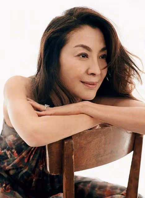 楊紫瓊真的老了!58歲「無濾鏡拍攝」最真實狀態曝光卻令人心動:掩飾不住的優雅
