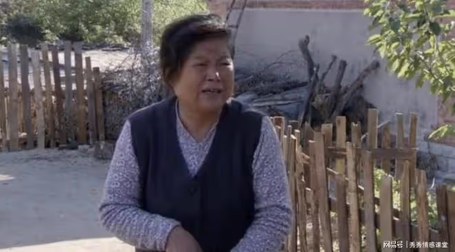 故事:老兩口對孫女混合雙打,15年後兒媳怒:帶你們兒子一起滾