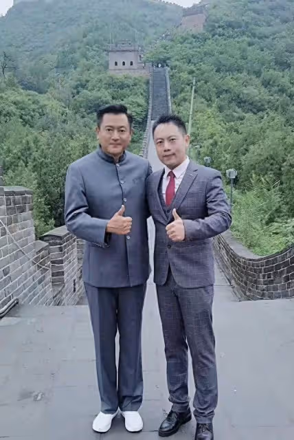 狀態回春!知名港星成功減肥擺脫油膩,遭前妻背叛離婚後獨自帶娃