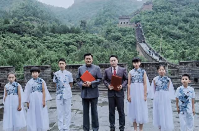 狀態回春！知名港星成功減肥擺脫油膩，遭前妻背叛離婚後獨自帶娃