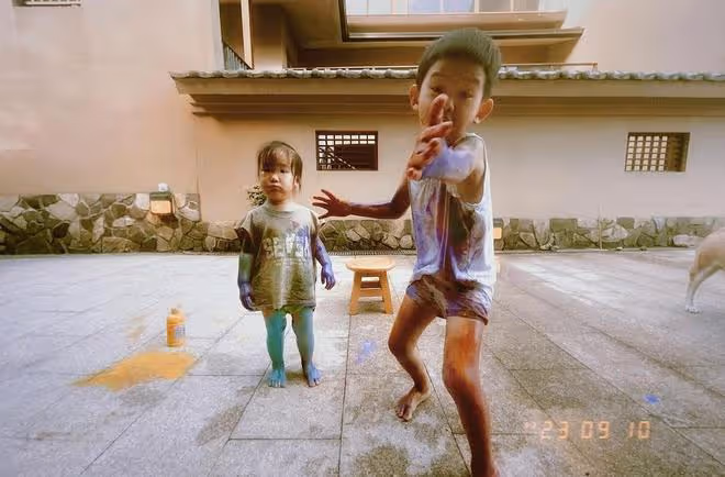 陳意涵曬二胎正面照，1歲女兒眼睛好大，完美避開爸爸缺點顏值高