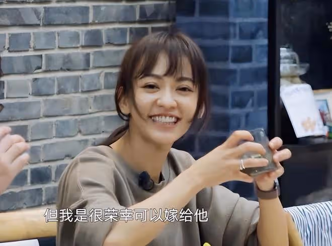 陳意涵曬二胎正面照，1歲女兒眼睛好大，完美避開爸爸缺點顏值高