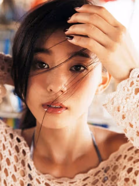朝比奈彩:被稱為「日本張柏芝」,憑九頭身的身材紅遍日本!