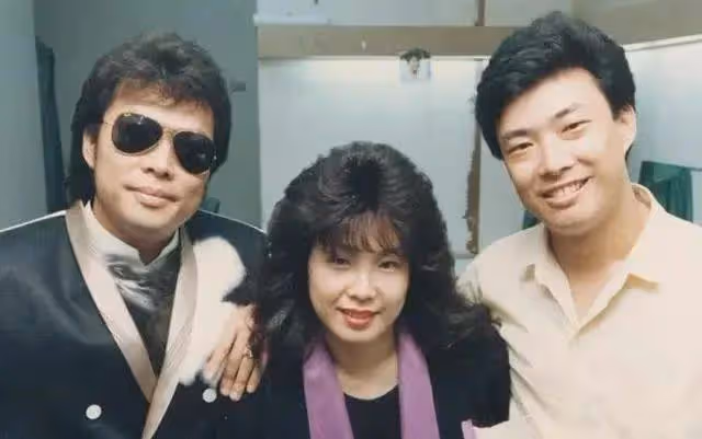 「消失」4年,67歲費玉清近況曝光:不結婚,無子女,幫姐姐還千萬巨債,資產超20億,一條皮帶用15年不舍換