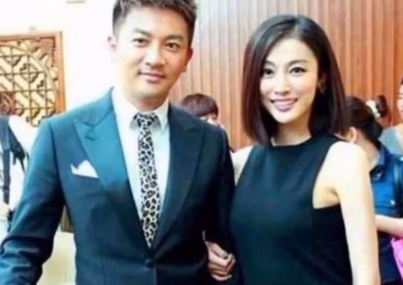 蘇有朋藏不住了!隱婚15年的妻子身價50億,難怪當年不娶林心如