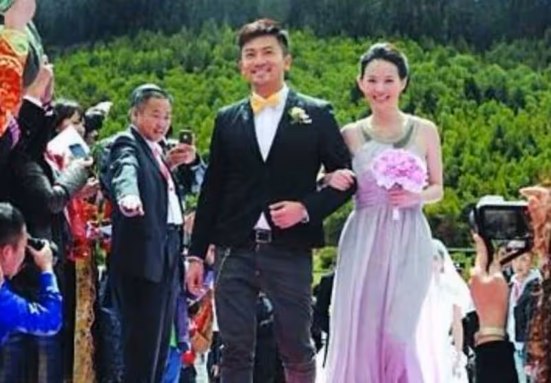 蘇有朋藏不住了!隱婚15年的妻子身價50億,難怪當年不娶林心如