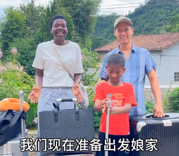 rose給8個月外甥洗澡,冷水澆頭,拎胳膊拽走,洗澡方式被罵心狠