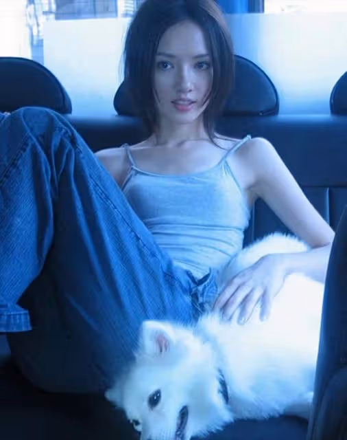 郭碧婷向佐合體走紅毯,郭碧婷模樣大變認不出,老了很多