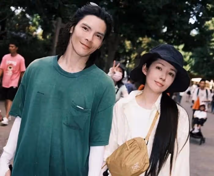 郭碧婷向佐合體走紅毯,郭碧婷模樣大變認不出,老了很多