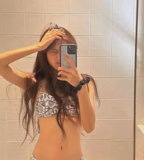 Lisa脫衣舞細節曝光!穿三角褲開腿、2場專供VIP,拍賣任意撫摸!
