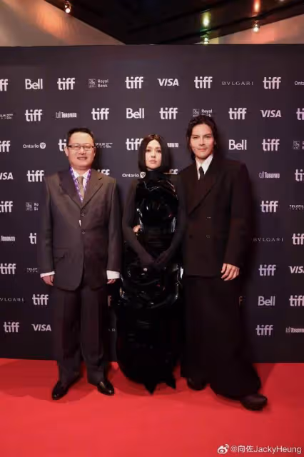 郭碧婷新造型被嘲大變樣，向佐曬精修照護妻，夫妻街頭高調秀恩愛
