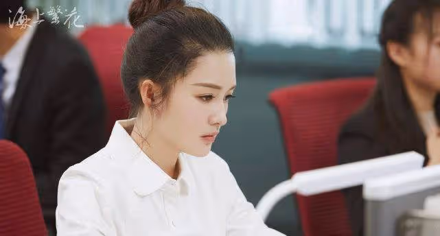 李沁獲第六屆虎撲女神，被質疑是注水內定，其實去年就是亞軍了