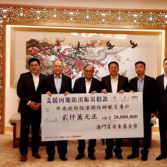恭喜霍啟剛,任中糧集團外部董事,更改個人頭像感謝妻子郭晶晶