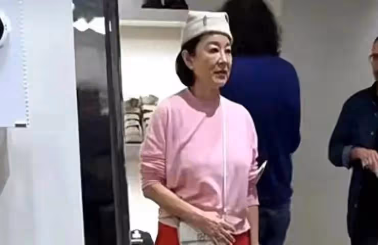 68歲林青霞現身松垮下垂像農村老婦人,跟69歲趙雅芝確實沒法比