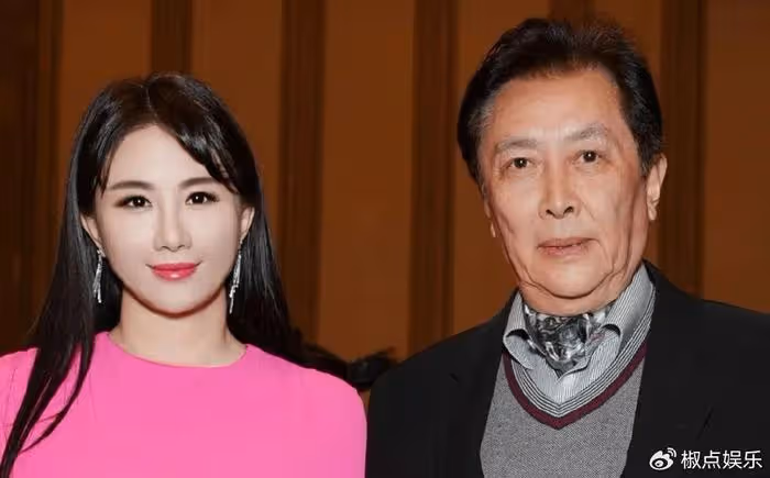 逼死前妻，國內淘金，妻兒在國外花，唐國強為殘疾兒子的婚姻苦惱