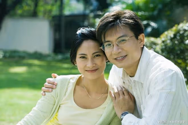 妻子有事瞞著,丈夫發現後將她趕出門:月薪2萬卻說只有5000