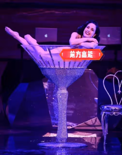 亞洲百大最美面孔之首，拒絕3億元合約，為取悅富豪要跳脫衣舞？