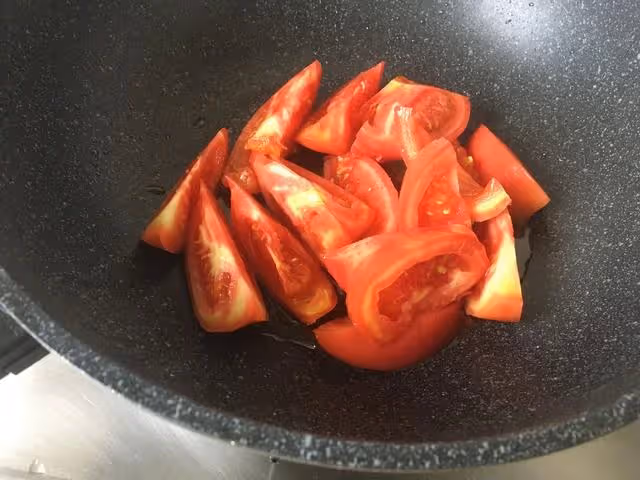 這魚最適合老人和孩子吃,鮮嫩無刺,老媽都吃上癮了,咋吃都不夠!