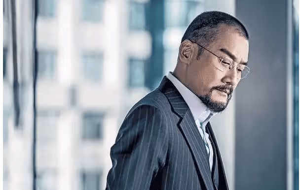 江嘉年,在梁家輝的手裡,一直都是他的掌上明珠。