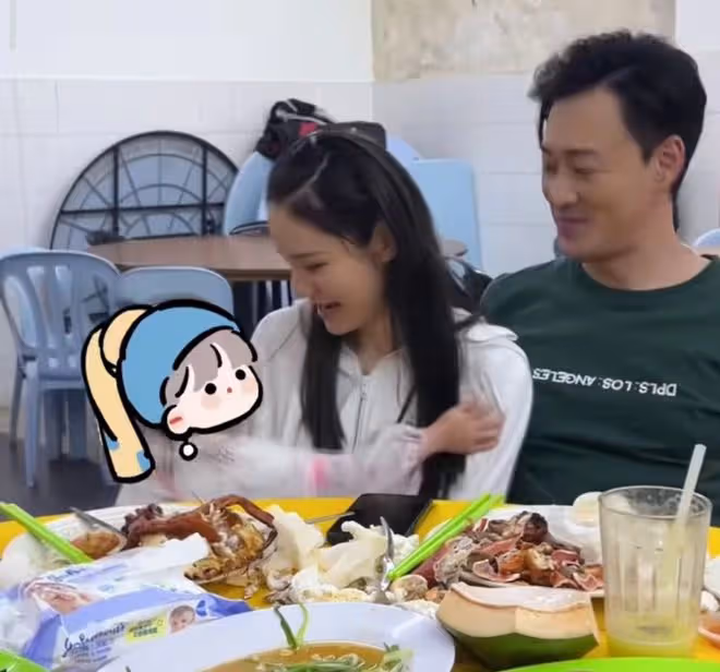 張馨月帶女兒探班老公，林峯吻老婆抱愛女，小Luna無碼正臉像爸爸