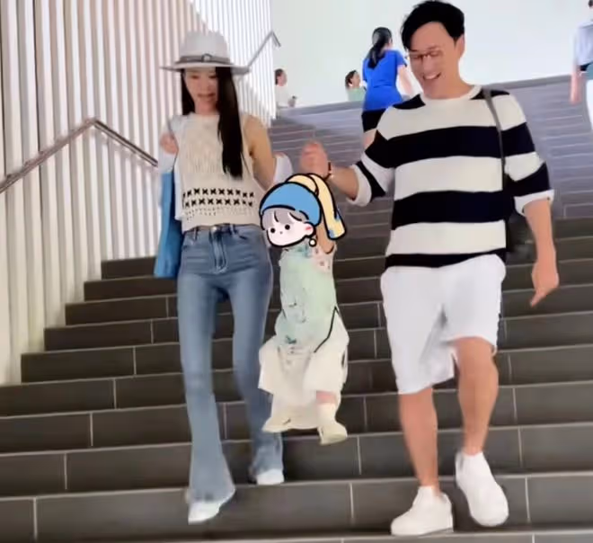 張馨月帶女兒探班老公，林峯吻老婆抱愛女，小Luna無碼正臉像爸爸