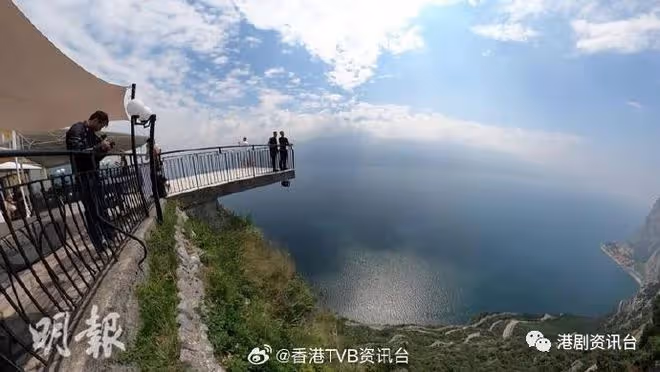 歐洲鐵騎游|袁偉豪張振朗參觀千年古堡 遲到激嬲堡主
