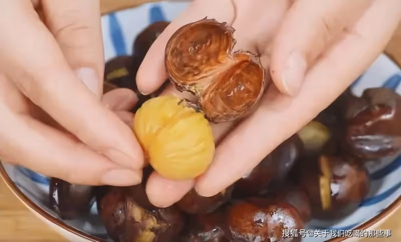 板栗殼不好剝?教你一招,多做2步,硬殼一摳就掉,好吃還不粘皮
