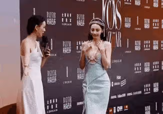 女明星大膽穿「掛乳」「掛臀」「掛胸」合適嗎?