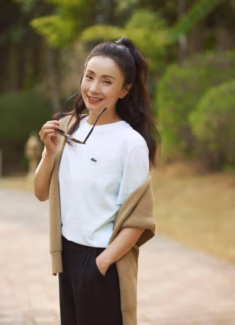 她是全運會冠軍,與徐崢因戲結緣,如今成人生贏家,事業愛情雙豐收