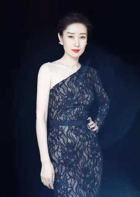 從紅得發紫，到千夫所指，又一位國產女演員跌落神壇，經歷了什麼