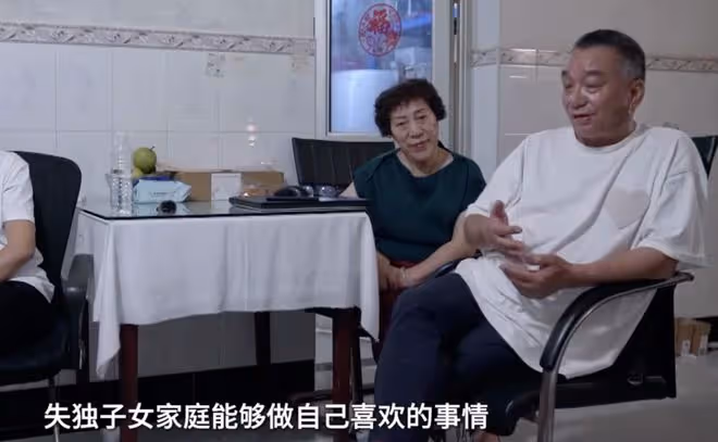 喬任梁去世7周年,陳喬恩連續7年曬粉色天空,喬爸在墓地布置花海