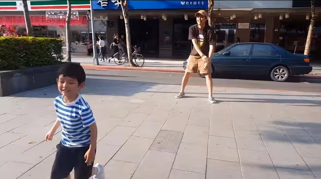小鬼黃鴻升離世3年,妹妹曬黃鴻升生前照片,喊話3年沒有再夢到你