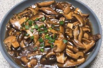 為什麼大廚炒菜要放耗油,有什麼好處?學會後你做菜更好吃