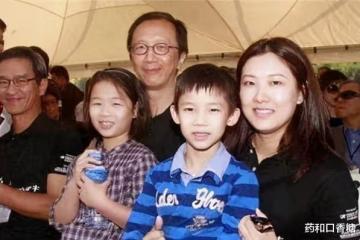 奧運冠軍伏明霞:不顧家人反對嫁百億富豪,女兒19歲丈夫70歲