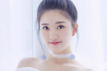嬰兒肥的她曾參加過超女,還當過網紅,如今因為什麼大火?