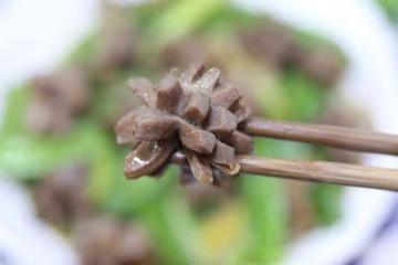 雞身上「最營養」的地方,肉販子自己留著吃,一隻雞就一個!