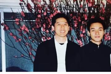 唐鶴德大年初一曬與張國榮舊照,哥哥已逝世19年,他仍未走出傷痛