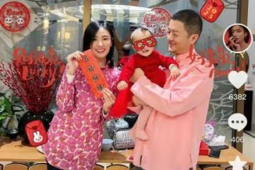 李亞鵬春節拍溫馨全家福，大女兒未出鏡，網友擔心李嫣被冷落
