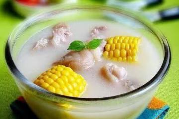 美食嚴選:甜玉米豬手湯,菜椒竹筍,香菇土豆,糖醋魚塊的做法