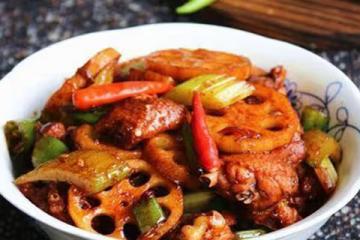 精選美食:蓮藕雞翅,茶樹菇炒蒜苗,干豆燜豬肉,蘆筍胡蘿蔔